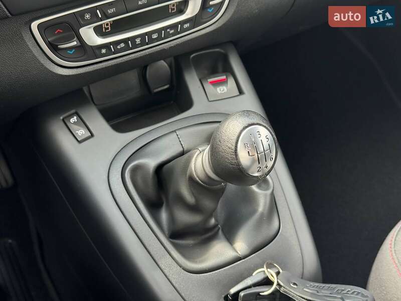 Минивэн Renault Scenic 2013 в Луцке