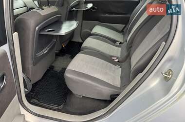 Минивэн Renault Scenic 2004 в 