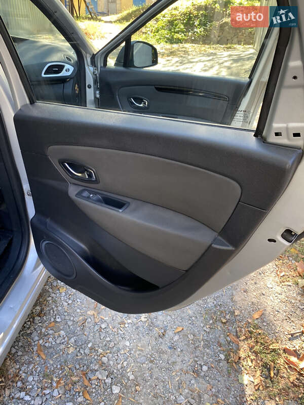 Универсал Renault Scenic 2012 в Днепре