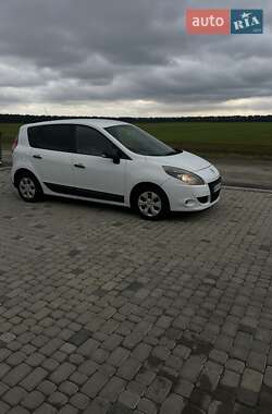 Минивэн Renault Scenic 2010 в 