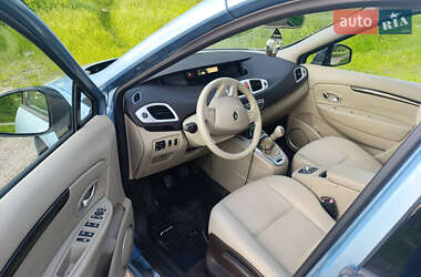 Минивэн Renault Scenic 2010 в 