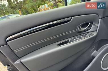 Минивэн Renault Scenic 2013 в 