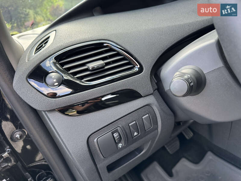 Минивэн Renault Scenic 2013 в Дрогобыче