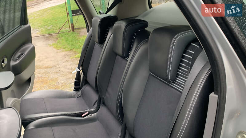 Минивэн Renault Scenic 2006 в Виннице