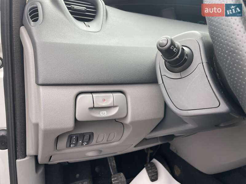 Минивэн Renault Scenic 2006 в Сумах
