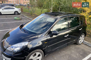 Минивэн Renault Scenic 2010 в 