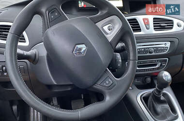 Минивэн Renault Scenic 2010 в 