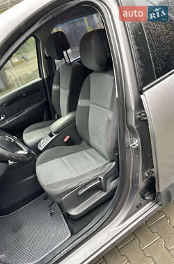 Минивэн Renault Scenic 2012 в 