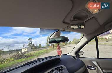 Минивэн Renault Scenic 2006 в  фото 20 Минивэн Renault Scenic 2006 в