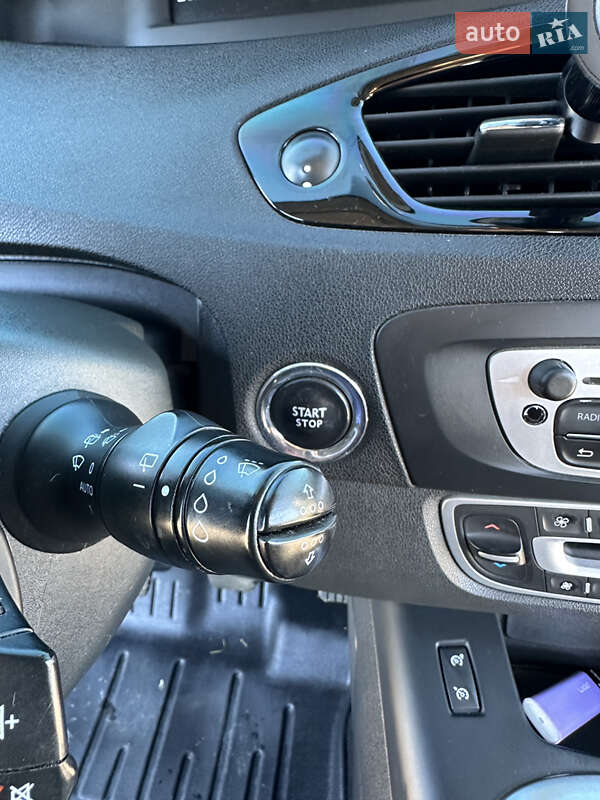 Минивэн Renault Scenic 2012 в Киеве