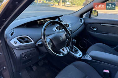 Минивэн Renault Scenic 2010 в 