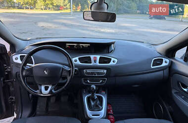 Минивэн Renault Scenic 2010 в 