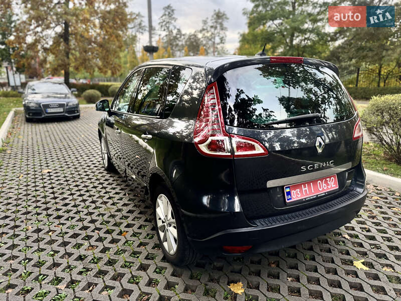 Минивэн Renault Scenic 2010 в Буче