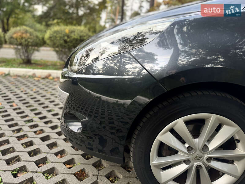 Минивэн Renault Scenic 2010 в Буче