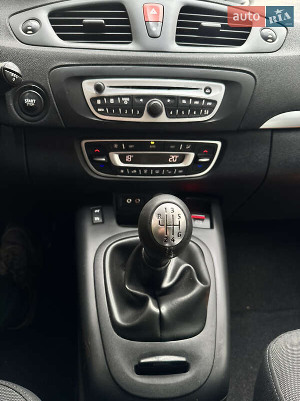 Минивэн Renault Scenic 2010 в Буче