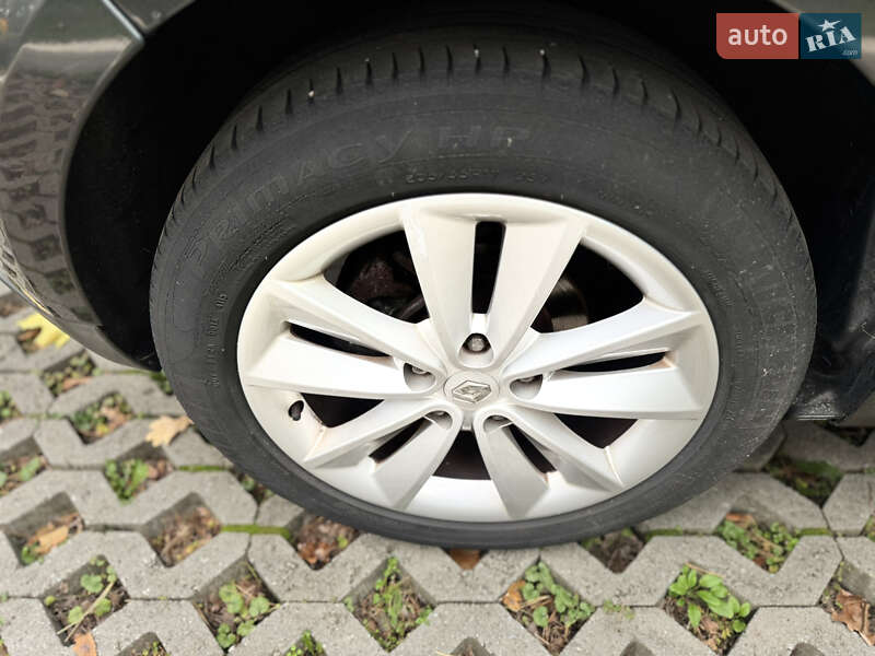 Минивэн Renault Scenic 2010 в Буче