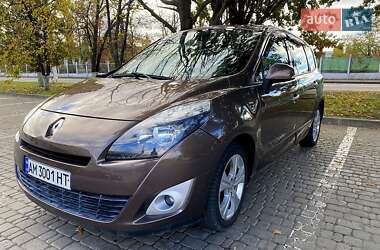 Минивэн Renault Scenic 2010 в 