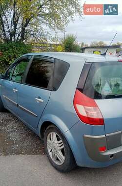 Минивэн Renault Scenic 2004 в 
