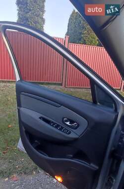 Минивэн Renault Scenic 2011 в 