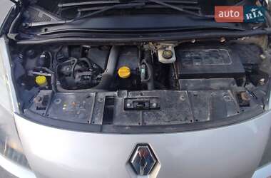 Минивэн Renault Scenic 2011 в 