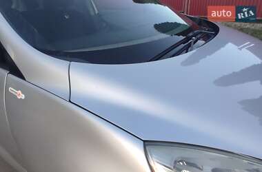 Минивэн Renault Scenic 2011 в 
