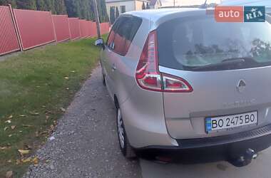 Минивэн Renault Scenic 2011 в 