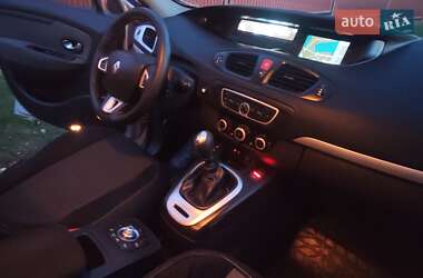 Минивэн Renault Scenic 2011 в 