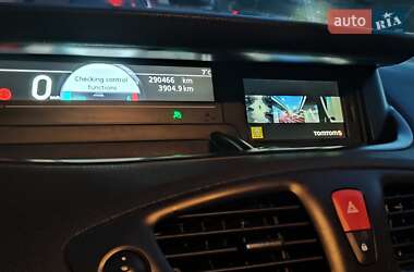 Минивэн Renault Scenic 2011 в 