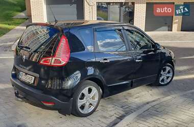 Минивэн Renault Scenic 2011 в 