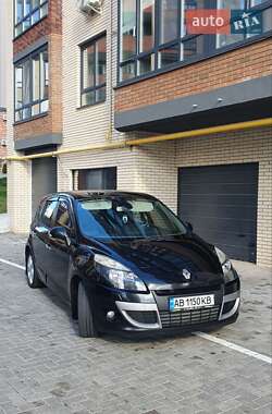 Минивэн Renault Scenic 2011 в 