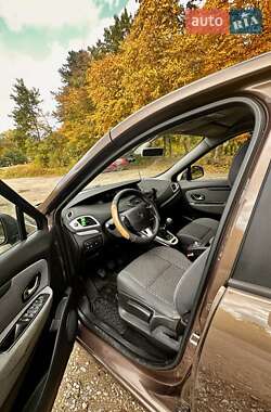 Минивэн Renault Scenic 2011 в 