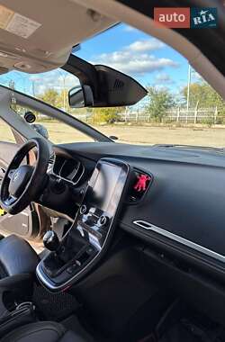 Мінівен Renault Scenic 2017 в  фото 22 Мінівен Renault Scenic 2017 в