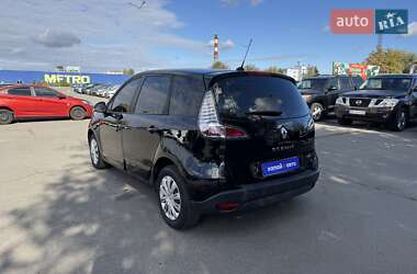 Минивэн Renault Scenic 2013 в 