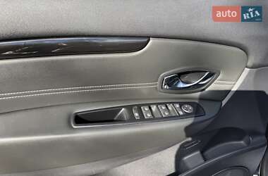 Минивэн Renault Scenic 2013 в 