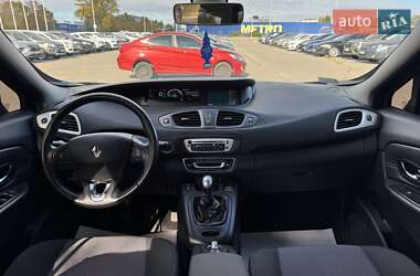 Минивэн Renault Scenic 2013 в 
