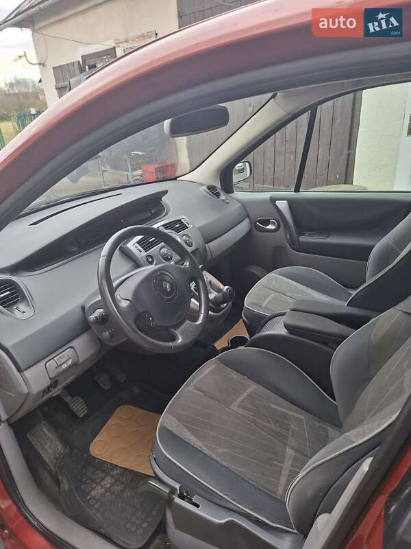 Минивэн Renault Scenic 2004 в Ивано-Франковске