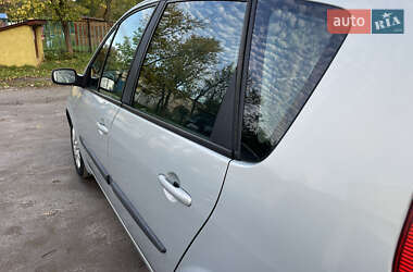 Минивэн Renault Scenic 2004 в 