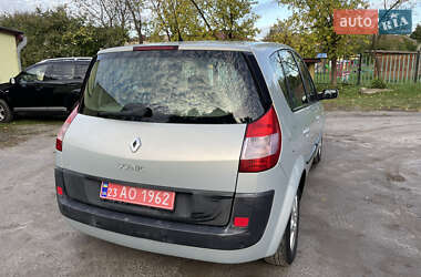 Минивэн Renault Scenic 2004 в 