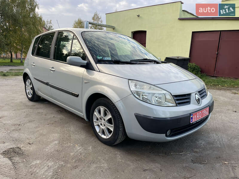 Минивэн Renault Scenic 2004 в 