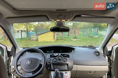 Минивэн Renault Scenic 2004 в 