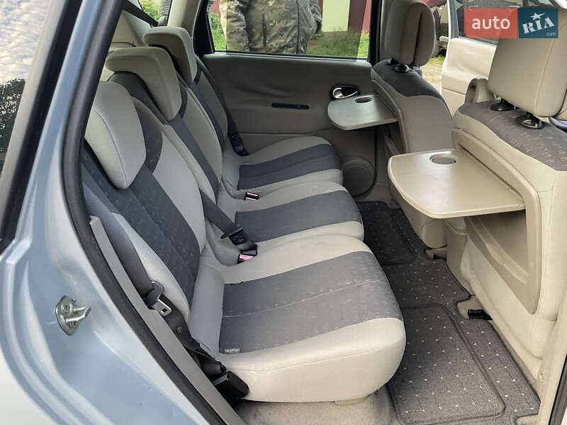 Минивэн Renault Scenic 2004 в Красилове