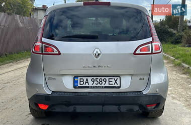 Минивэн Renault Scenic 2011 в 