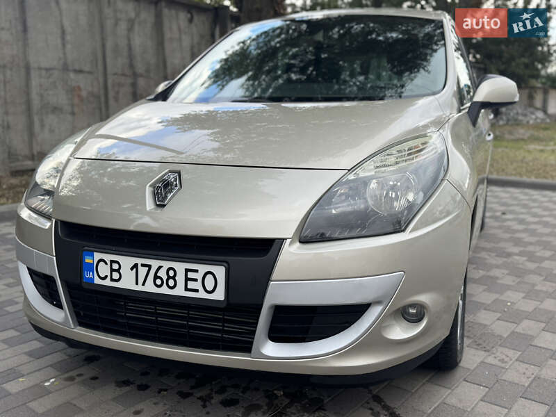 Мінівен Renault Scenic 2010 в Лубнах