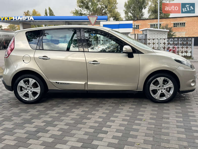 Мінівен Renault Scenic 2010 в Лубнах
