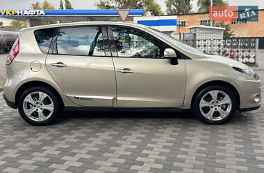 Минивэн Renault Scenic 2010 в 
