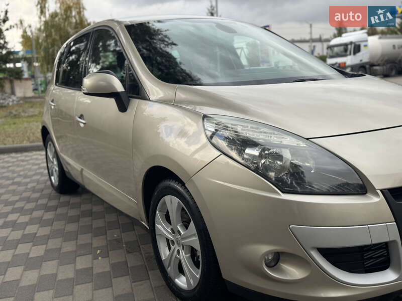 Мінівен Renault Scenic 2010 в Лубнах