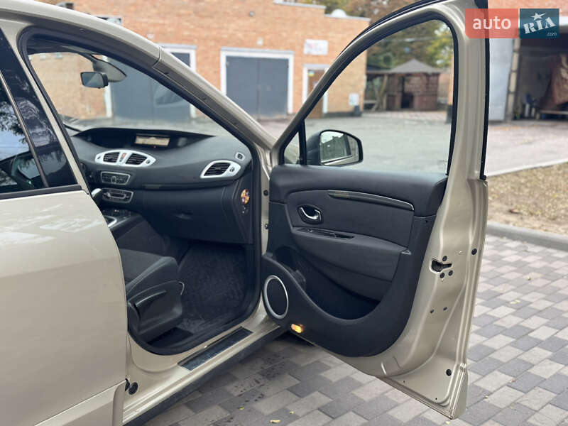 Мінівен Renault Scenic 2010 в Лубнах