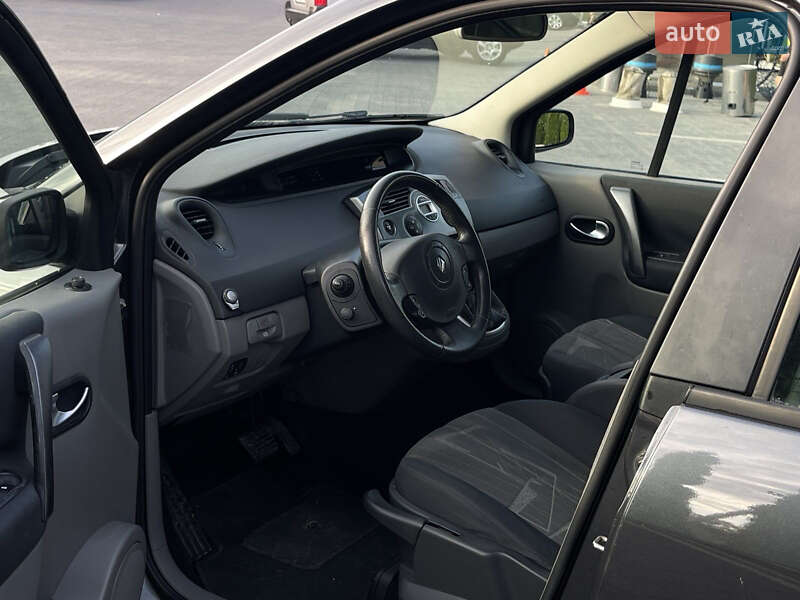 Минивэн Renault Scenic 2005 в Надворной