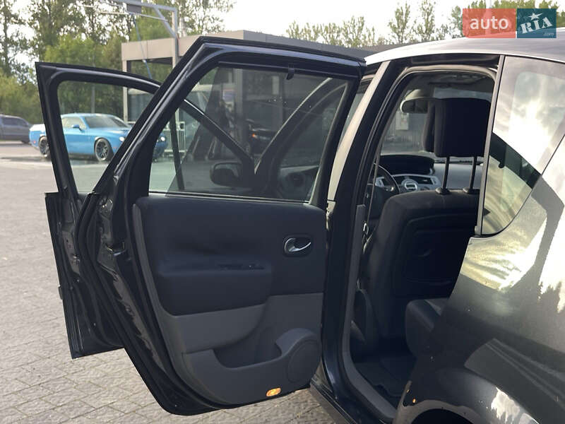 Минивэн Renault Scenic 2005 в Надворной