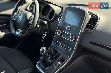 Минивэн Renault Scenic 2018 в 